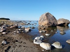 Rocas errantes en la playa de Käsmu