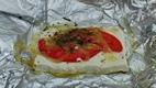 Queso feta al horno con tomate y romero