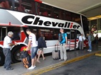 Subiendo al micro de Chevallier en Retiro, Buenos Aires