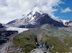 Glaciar Gergeti con monte Kazbeg al fondo