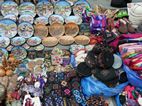 Mercadillo de souvenirs junto a Rustaveli moedani