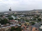 Teleféricos sobrevolando Tbilisi