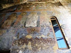 Murales en la fachada de la Iglesia de la Asunción, Vardzia