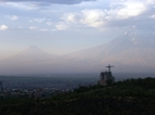 Vistas del monte Ararat en un da de intensa neblina