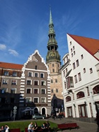 Iglesia luterana de San Pedro vista desde la Plaza del Ayuntamiento