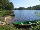 Lago Luka junto a las ruinas del Castillo de la Península