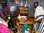Barbacoas callejeras, centro de Kampala