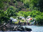 Lavando la ropa, Bujigali Falls