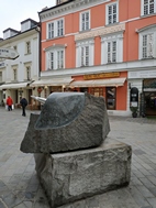 Stone Korzo, al final de la calle Michalska