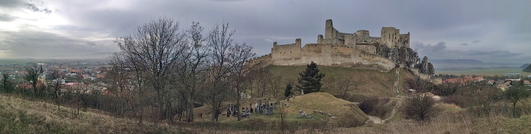 Castillo de Beckov Castillo de Beckov