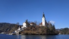 Isla de Bled desde la pietna que nos acerca a ella