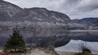 Vistas desde el camino que bordea el lago Bohinj