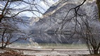 Vistas desde el camino que bordea el lago Bohinj