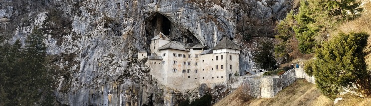 Castillo de Predjama Castillo de Predjama