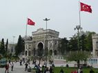 Pórtico de la Universidad de Estambul