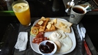 Desayuno en Tori’s Backpacker’s Paradise