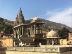 Templo Bihariji, Amber
