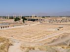 Vista panorámica de Persépolis, con el Tesoro en primer término