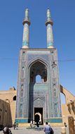La impresionante fachada de la Mezquita Masjed e Jameh