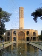 Pabellón de verano de los Jardines de Bagh-e Dolat Abad