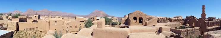 Ruinas de la vieja ciudad de adobe de Kharanaq