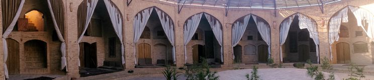 Patio interior, Zein-o-Din Caravanserai