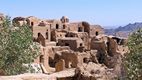 Ruinas de la vieja ciudad de adobe de Kharanaq