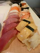 Surtido de sushi en Tsukiji Sushi Sen, Tokyo