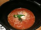 Sopa de tomate udon, Tsurutontan Rest., Tokyo