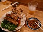 Brochetas, alrededores de Shinjuku Station