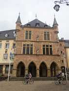 Denzelt, Plaza medieval del mercado