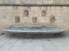 Fuente próxima a la Catedral de Notre-Dame
