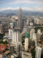 Torres Petronas desde Seri Angkasa Rest. en KL Tower
