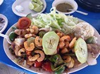 Ceviche de camarones y pescado