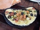 Cazuelita de queso fundido con vegetales