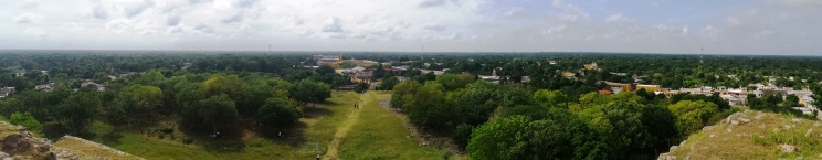 Izamal visto desde el Templo de Kinich Kakmó