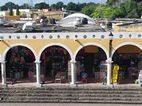 Arcadas en el Mercado de Izamal