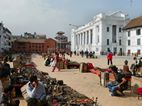 Mercado y Gaddhi Baithak al fondo, Durbar Square