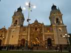 Catedral de Lima, Plaza de Armas