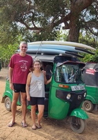 Surfeando en Arugam Bay