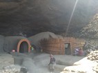 Casas en la cueva de Ha Kome