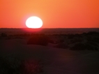 Puesta de sol en el Sahara cerca de Douz