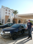 Nuestro coche aparcado en el Hotel Chems, Gabes