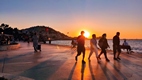 Atardecer en el paseo maritimo de Kuşadası
