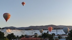 Globos sobre Pamukkale al amanecer