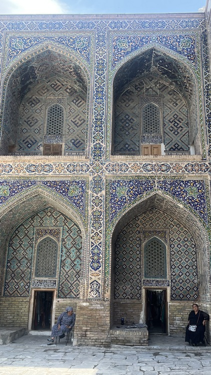 Madraza Sher-Dor