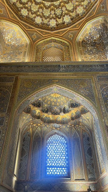 Madraza Sher-Dor